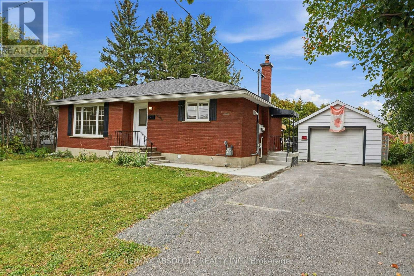 1095 Kenaston Street, Ottawa, ON, K1B 3P4