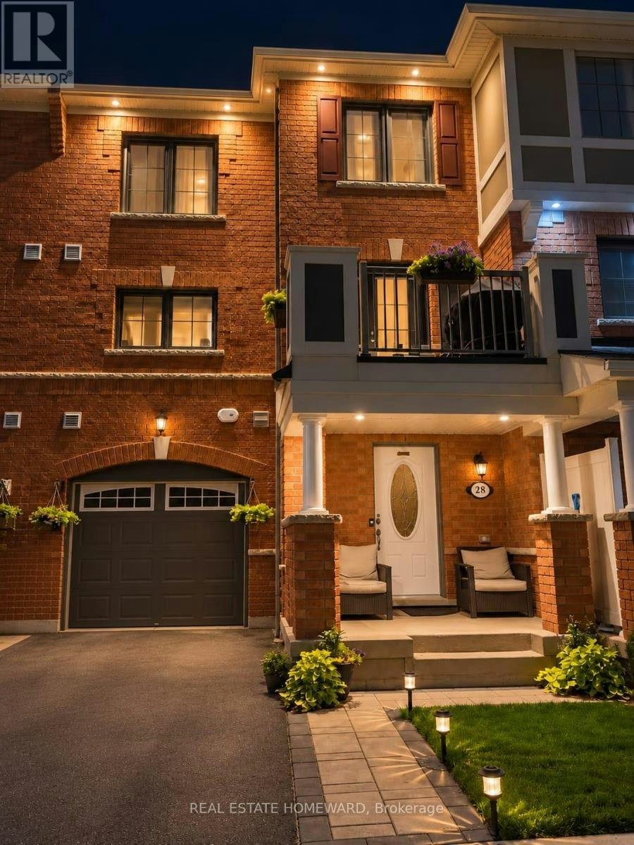 28 Goldeye Street, Whitby, ON, L1P 1Y5