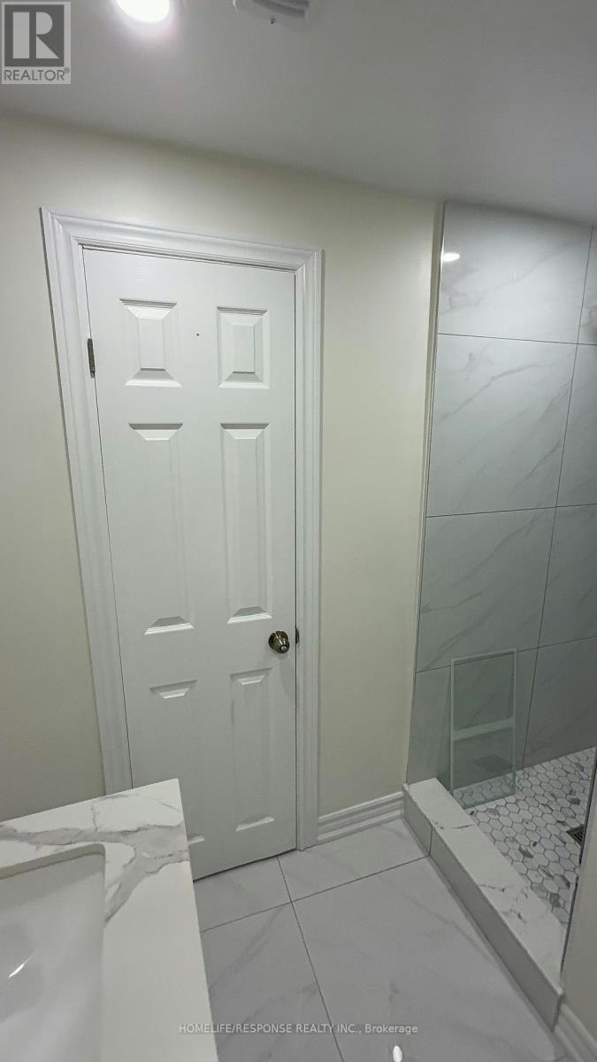 208 Lake Promenade, Toronto, ON, M8W 1A8 - 14