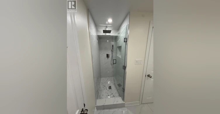 208 Lake Promenade, Toronto, ON, M8W 1A8 - 11