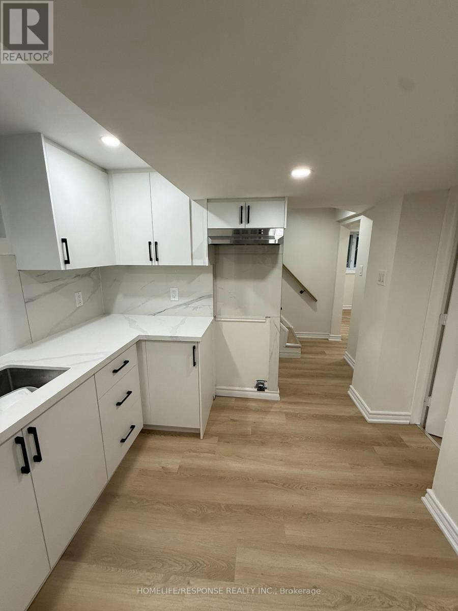 208 Lake Promenade, Toronto, ON, M8W 1A8 - 5