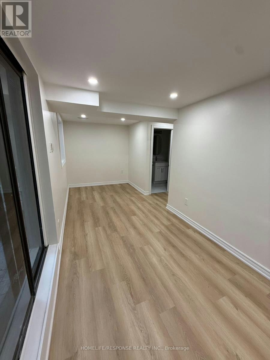 208 Lake Promenade, Toronto, ON, M8W 1A8 - 9