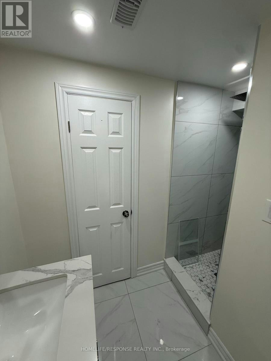 208 Lake Promenade, Toronto, ON, M8W 1A8 - 12