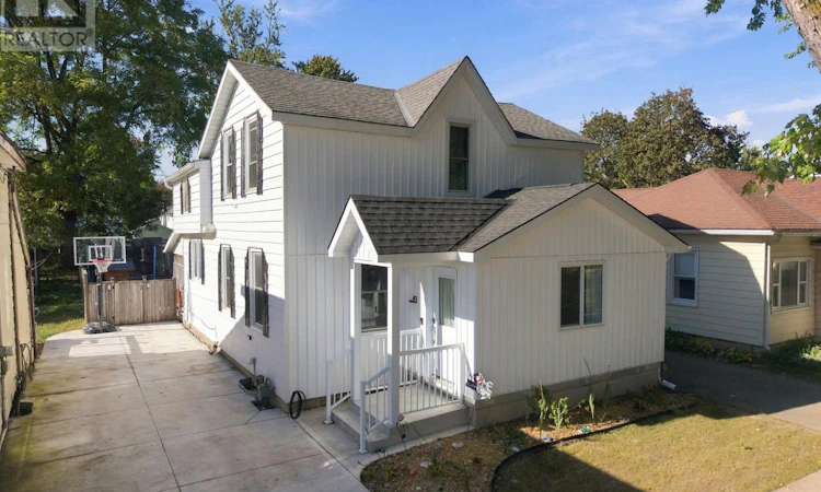 49 Main Street N