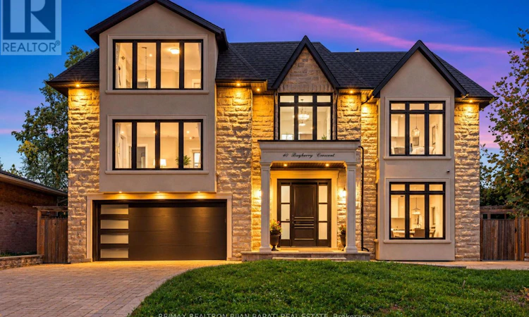 10 Bayberry Crescent
