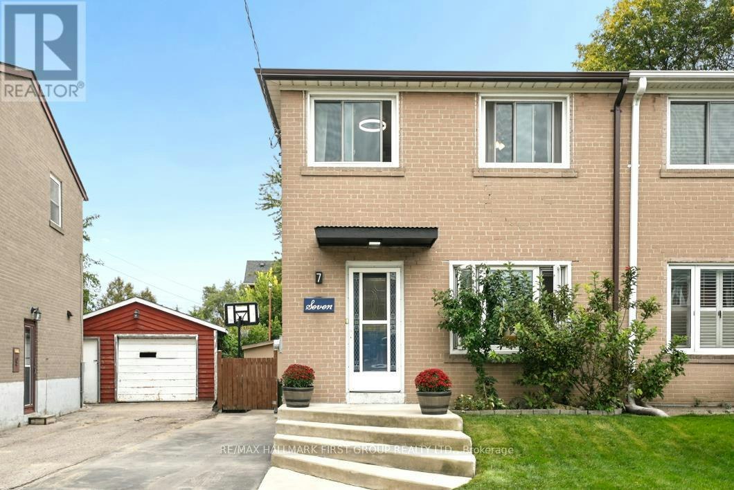 7 Ellendale Drive, Toronto, ON, M1P 1M9
