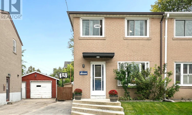 7 Ellendale Drive