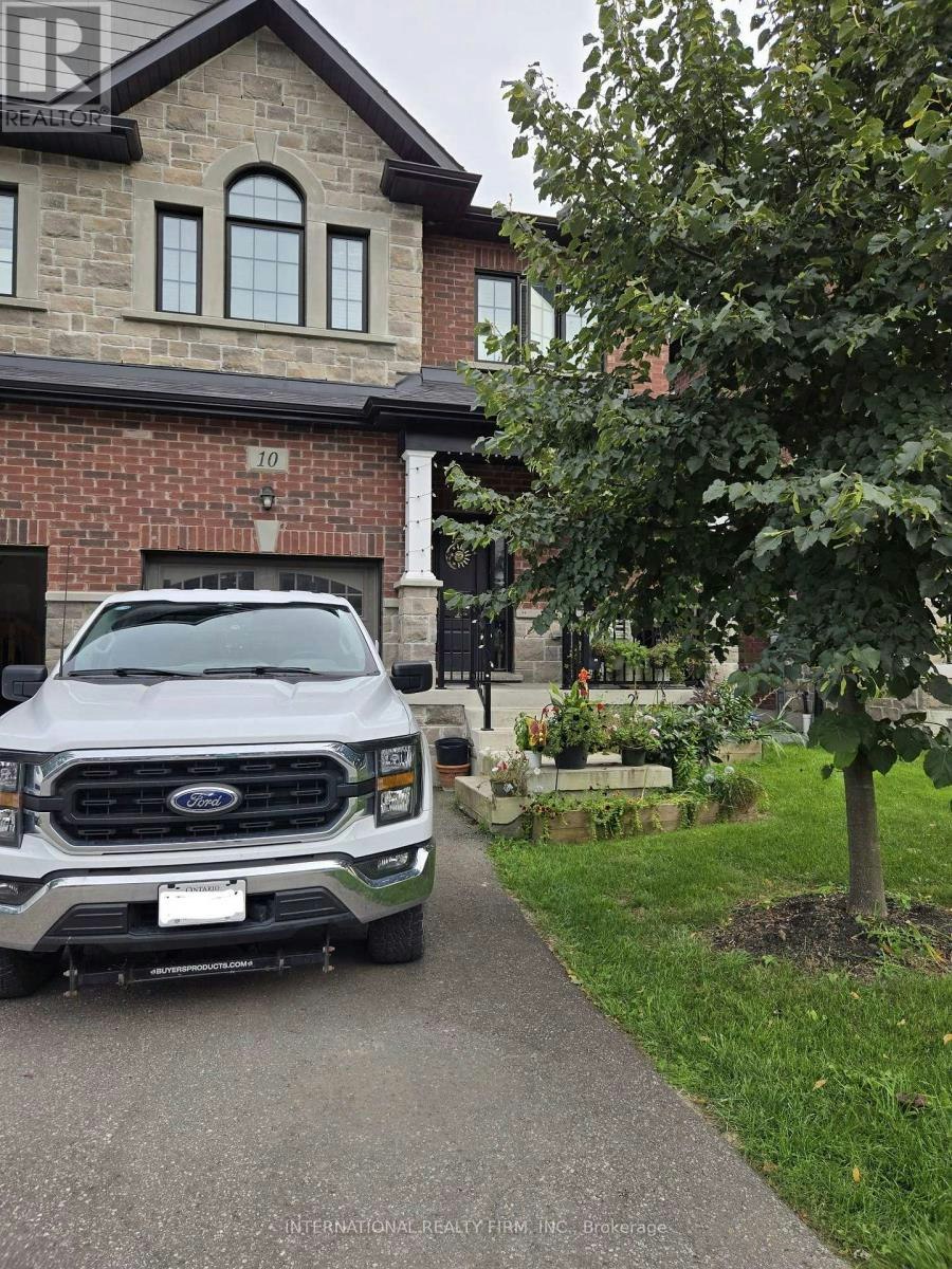 10 Gord Matthews Way, Uxbridge, ON, L9P 0E9 - 2