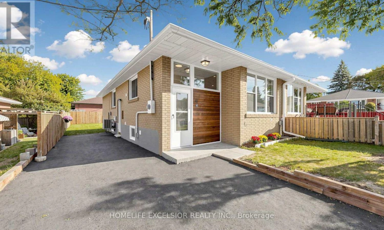 86 Newbury Drive
