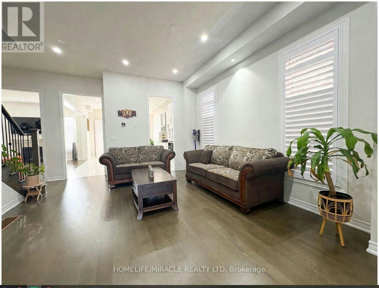 16 Sam Battaglia Crescent, Georgina, ON, L0E 1R0 - 4