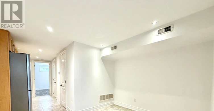 LOWER-136 Campbell Avenue, Toronto, ON, M6P 3V2 - 4