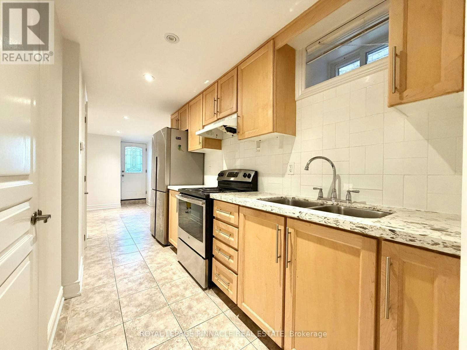 LOWER-136 Campbell Avenue, Toronto, ON, M6P 3V2 - 2