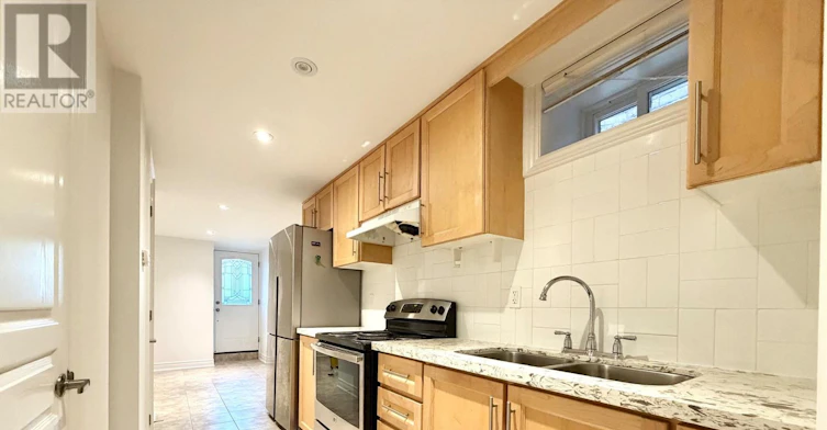 LOWER-136 Campbell Avenue, Toronto, ON, M6P 3V2 - 2