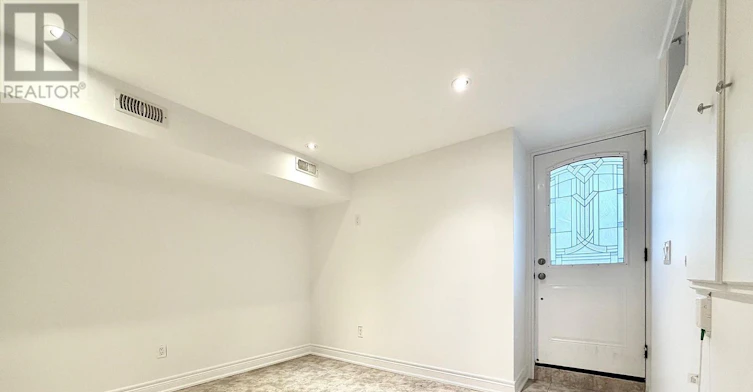 LOWER-136 Campbell Avenue, Toronto, ON, M6P 3V2 - 3