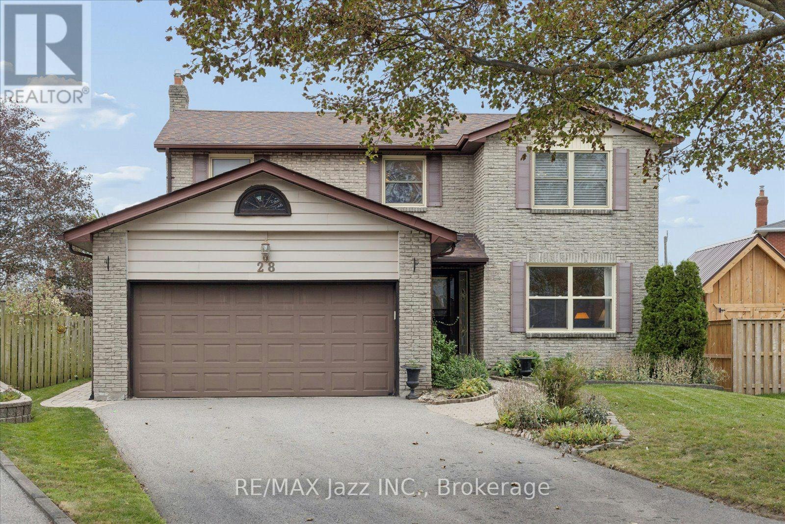 28 Jubilee Court, Whitby, ON, L1N 6R3