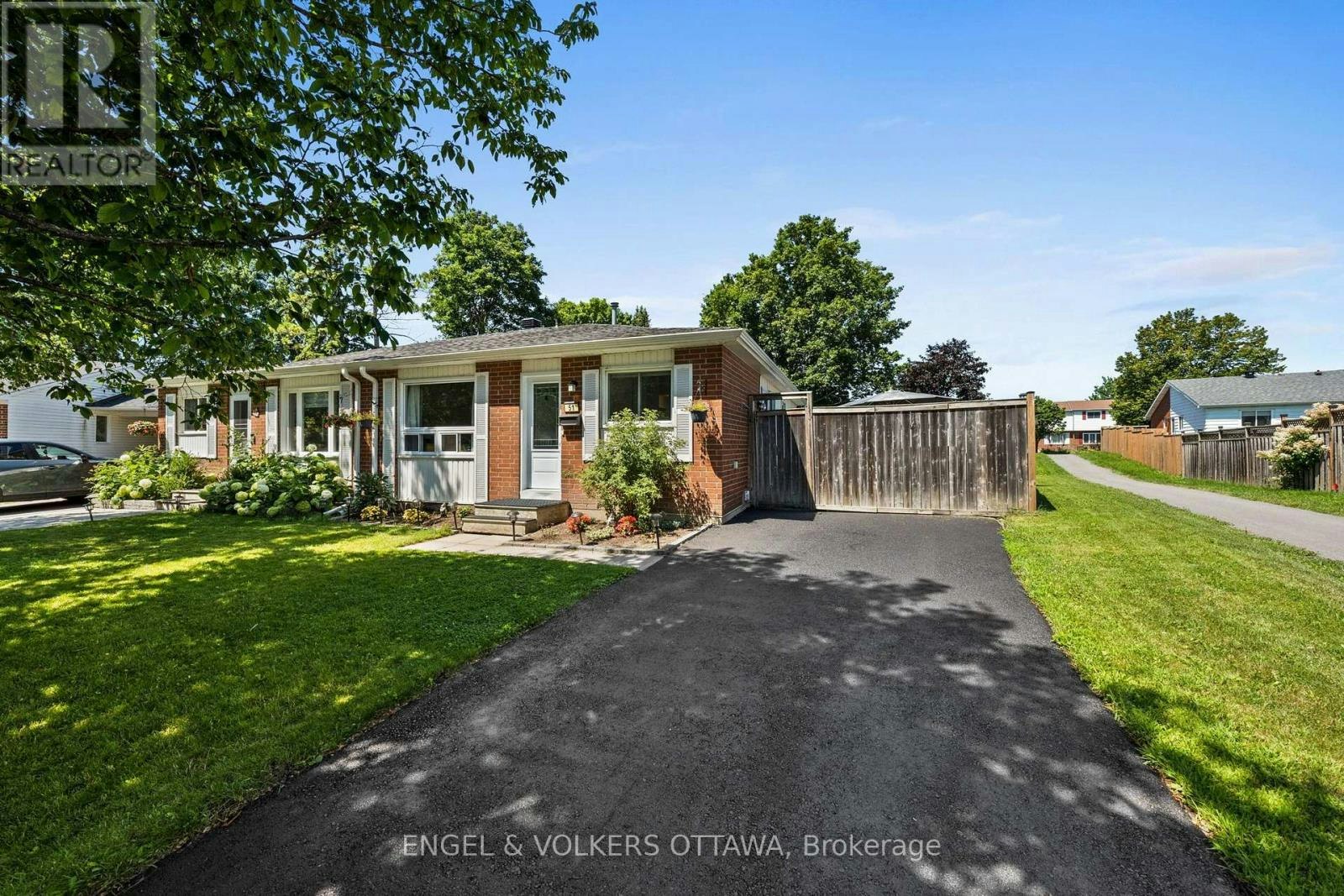 51 Morton Drive, Ottawa, ON, K2L 1W9