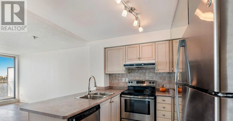 915-650 Queens Quay W, Toronto, ON, M5V 3N2 - 5