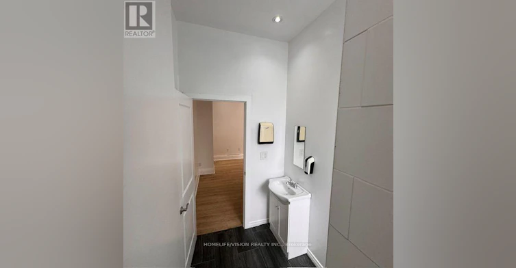 C-864 Broadview Avenue, Toronto, ON, M4K 2R1 - 11