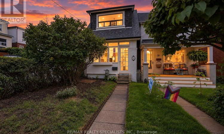 21 Mendel Avenue