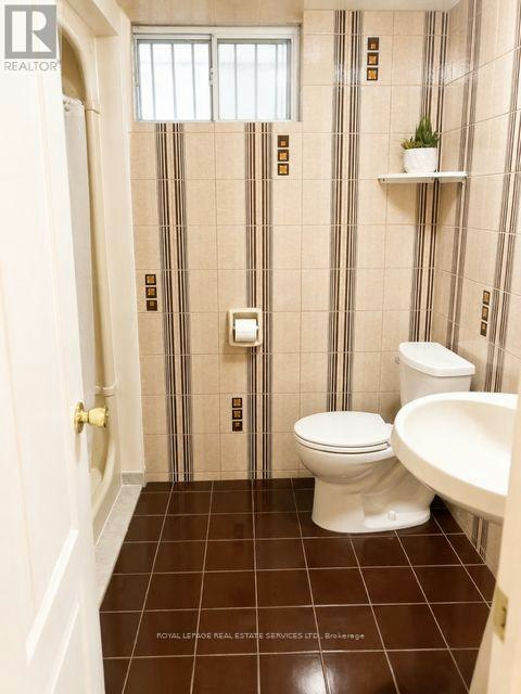 LOWER-17 Longfield Road, Toronto, ON, M9B 3E8 - 6