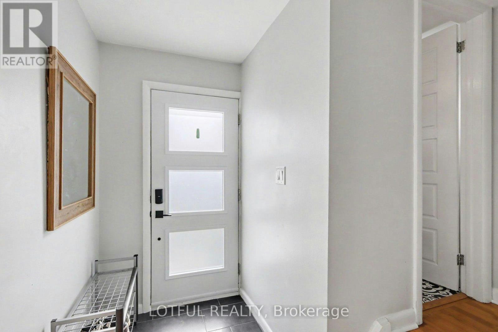 2226 Saunderson Drive, Ottawa, ON, K1G 2G4 - 4