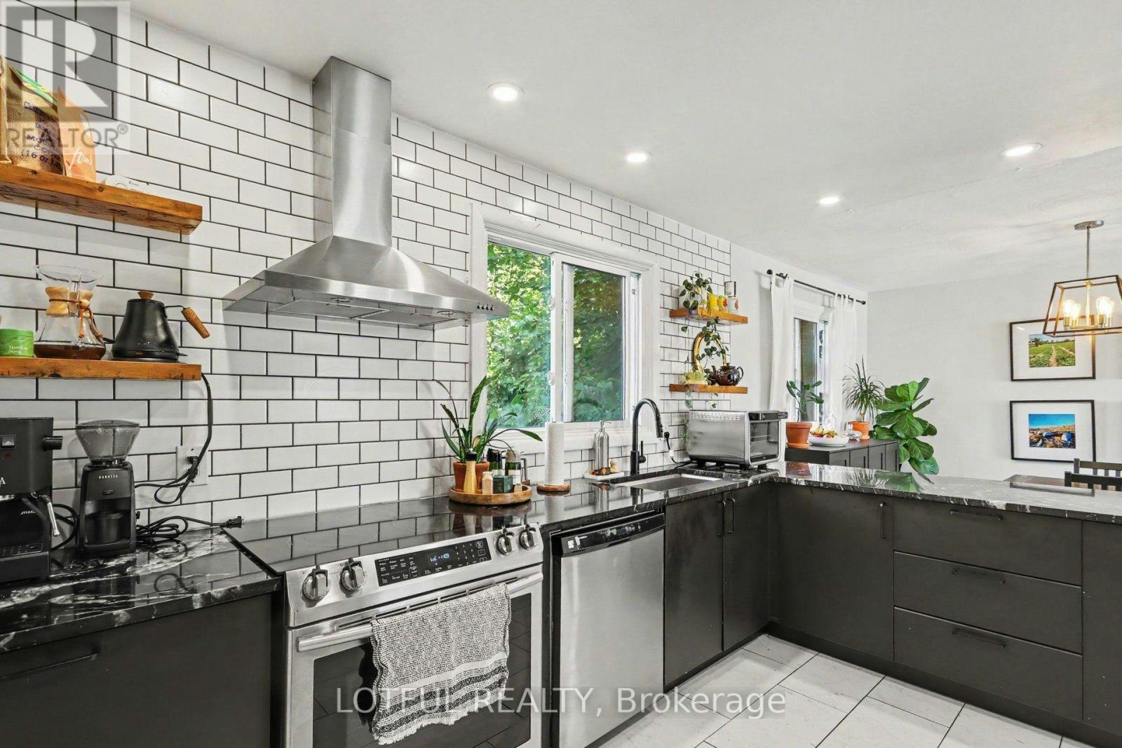 2226 Saunderson Drive, Ottawa, ON, K1G 2G4 - 9