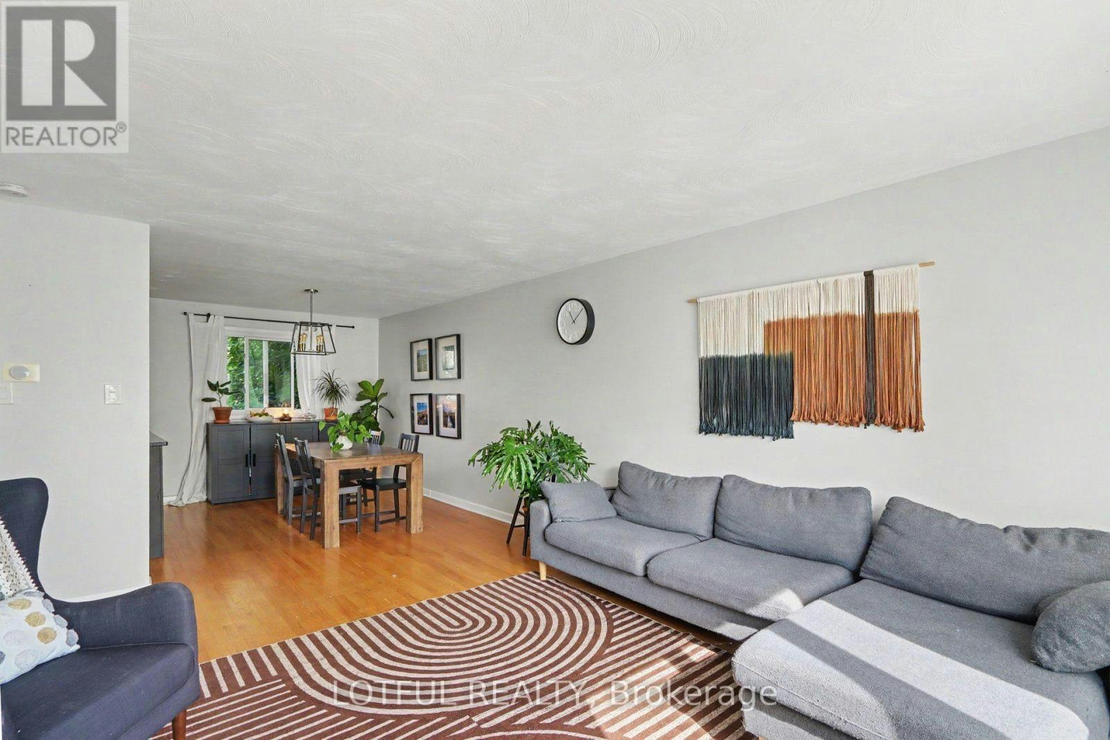 2226 Saunderson Drive, Ottawa, ON, K1G 2G4 - 7