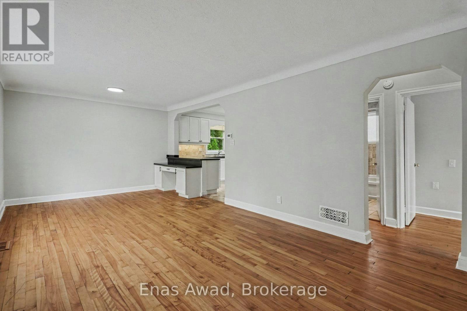 23 Meadowlands Drive W, Ottawa, ON, K2G 2R3 - 2
