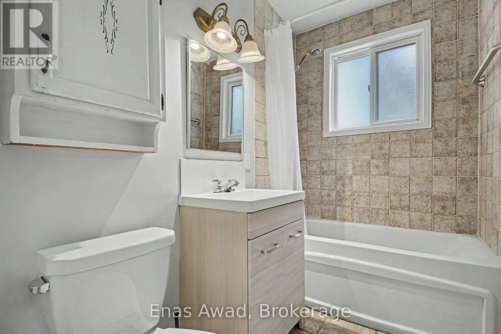 23 Meadowlands Drive W, Ottawa, ON, K2G 2R3 - 8