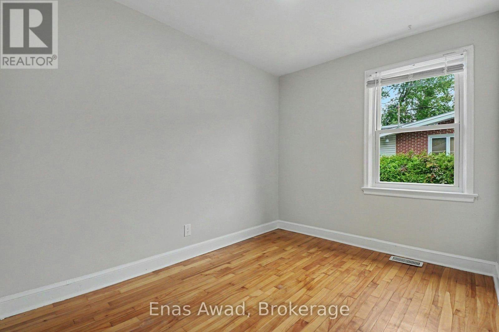 23 Meadowlands Drive W, Ottawa, ON, K2G 2R3 - 7