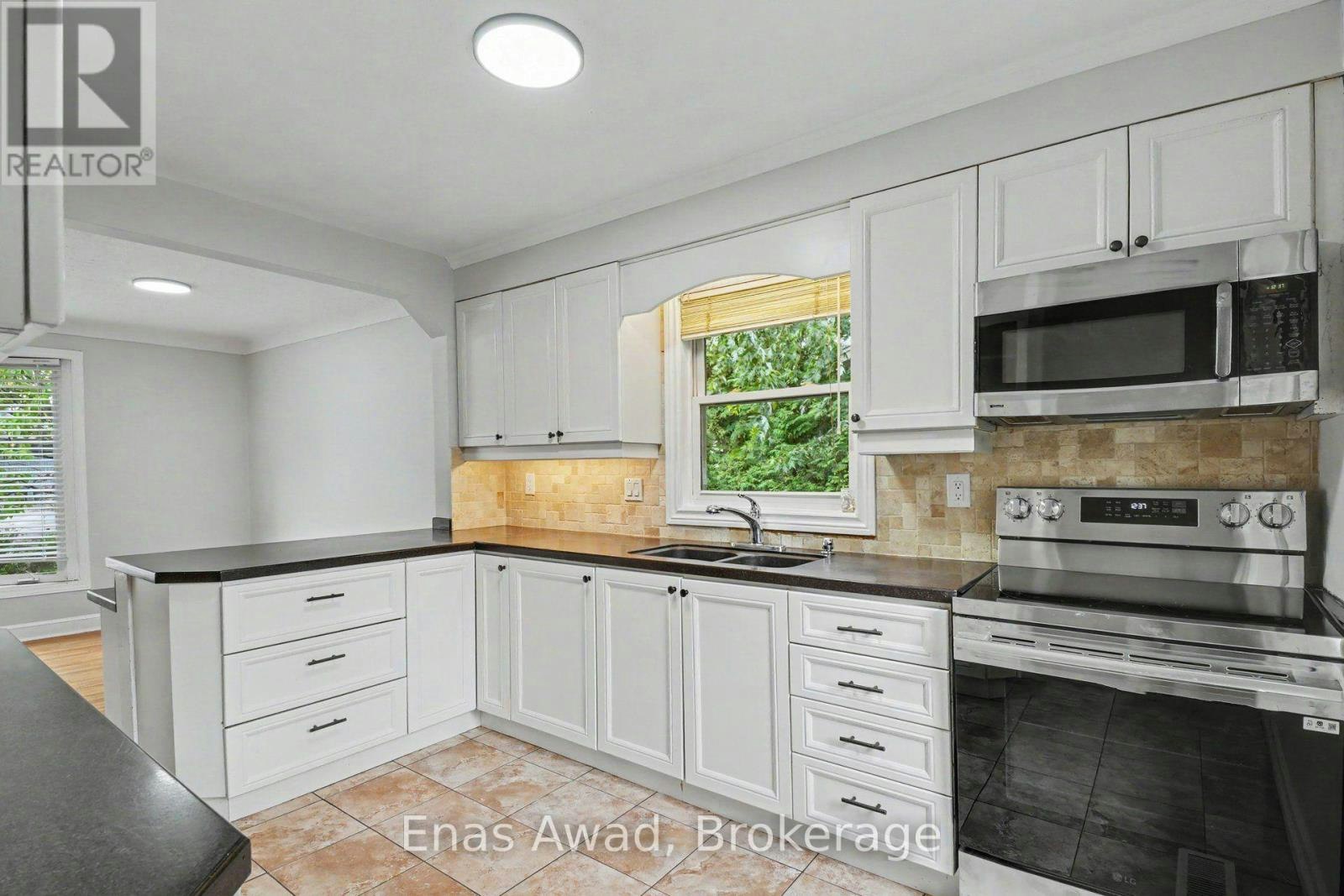 23 Meadowlands Drive W, Ottawa, ON, K2G 2R3 - 4