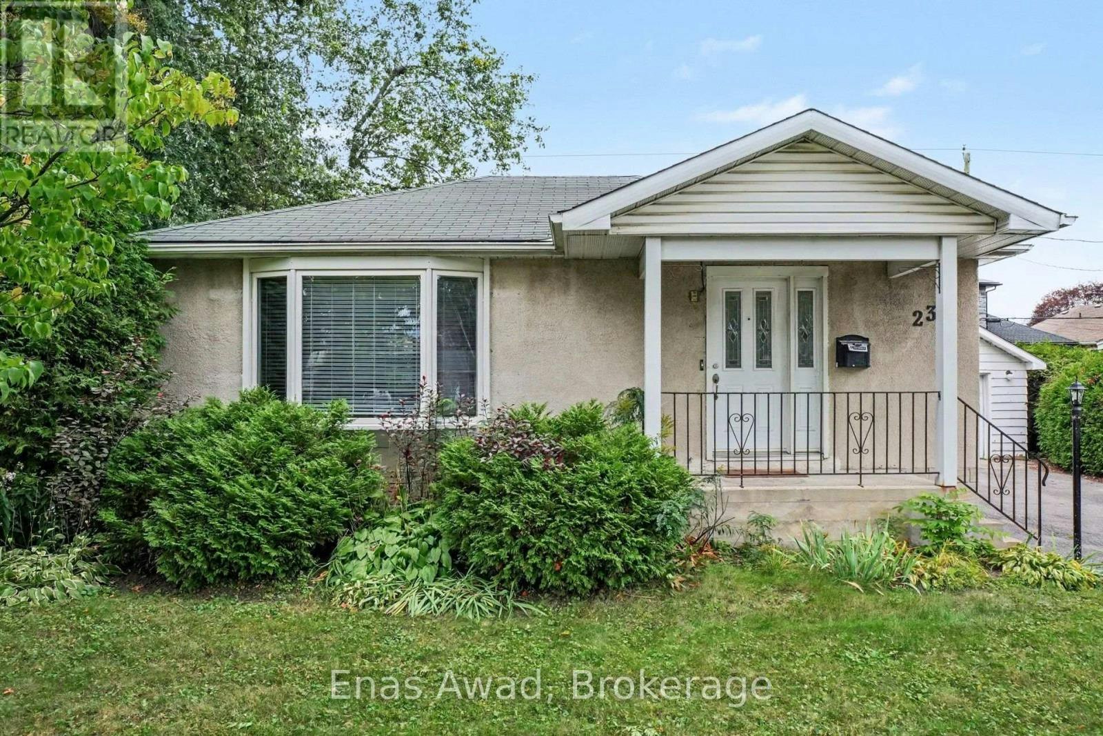 23 Meadowlands Drive W, Ottawa, ON, K2G 2R3