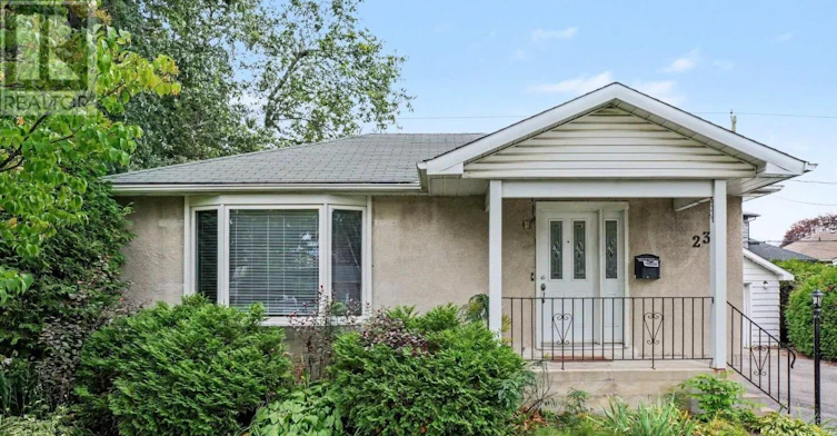 23 Meadowlands Drive W, Ottawa, ON, K2G 2R3