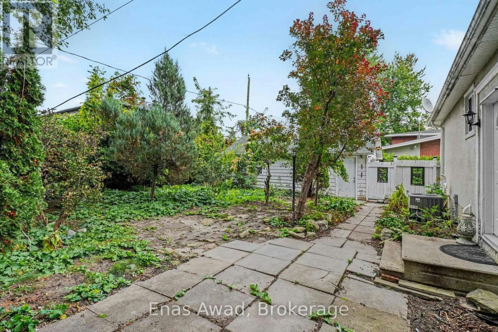 23 Meadowlands Drive W, Ottawa, ON, K2G 2R3 - 12