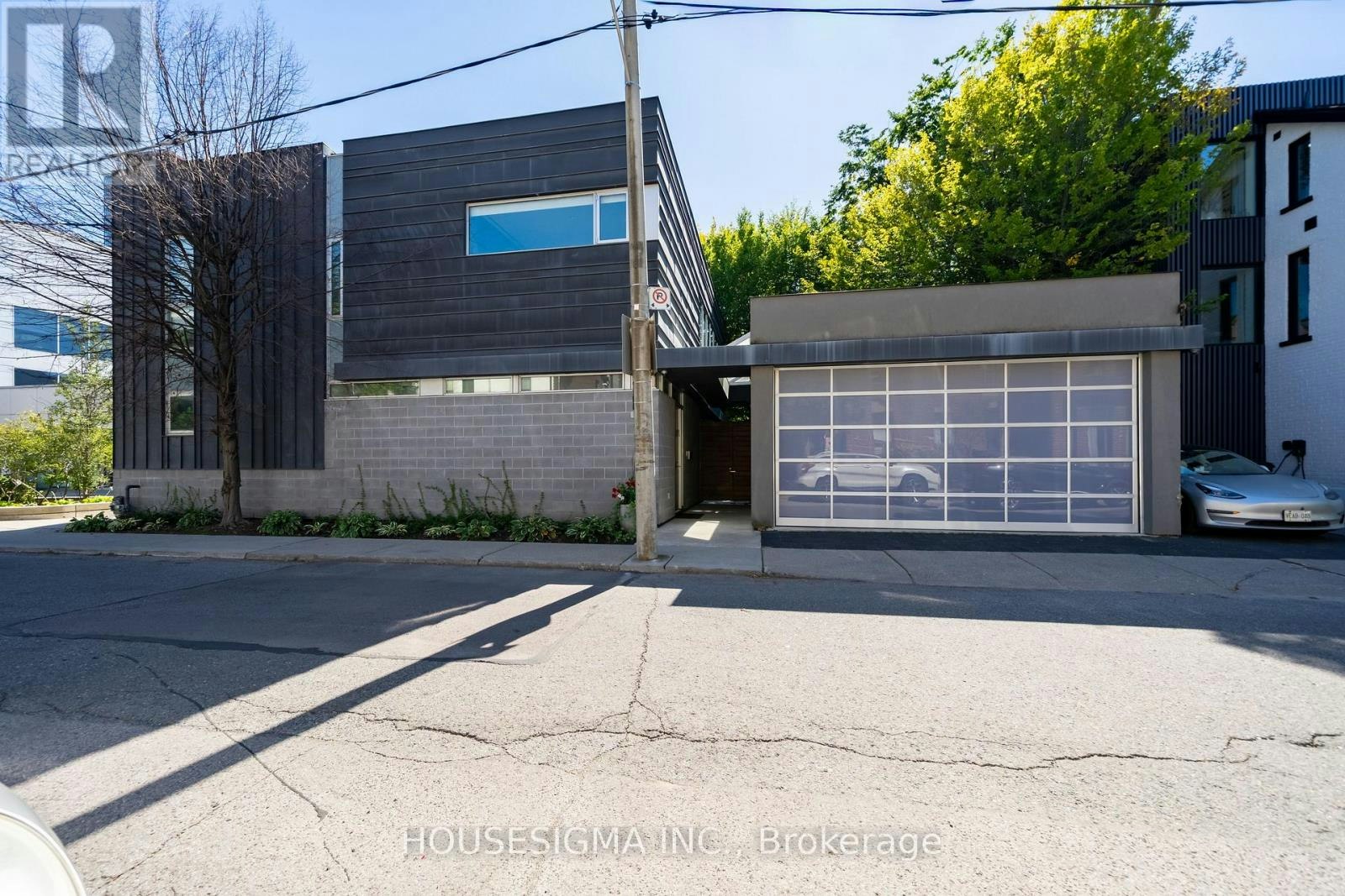 11 Bishop Street, Toronto, ON, M5R 1N3