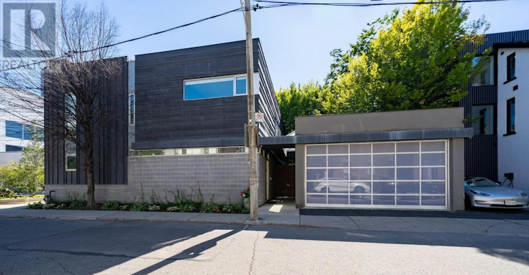 11 Bishop Street, Toronto, ON, M5R 1N3