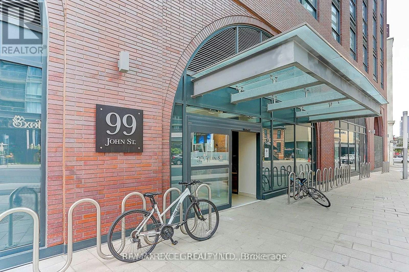 4501-99 John Street, Toronto, ON, M5V 0S6 - 2