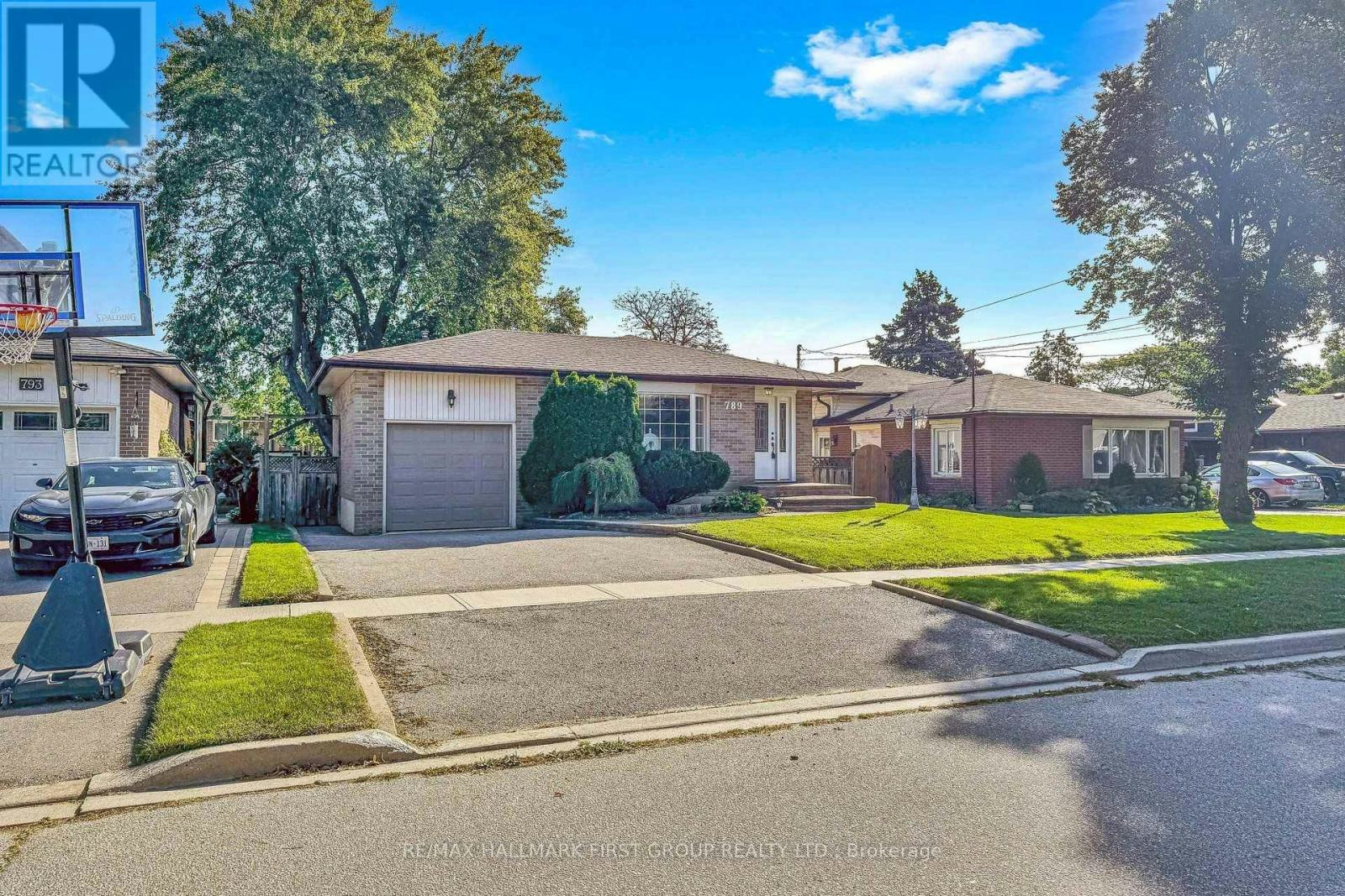 789 Hillcrest Road, Pickering, ON, L1W 2P5