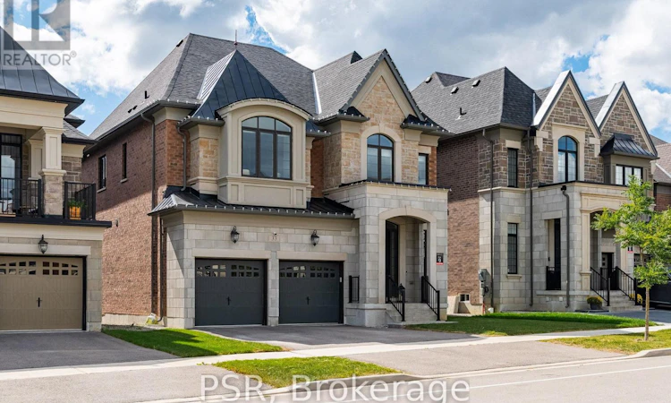33 Pine Heights Drive