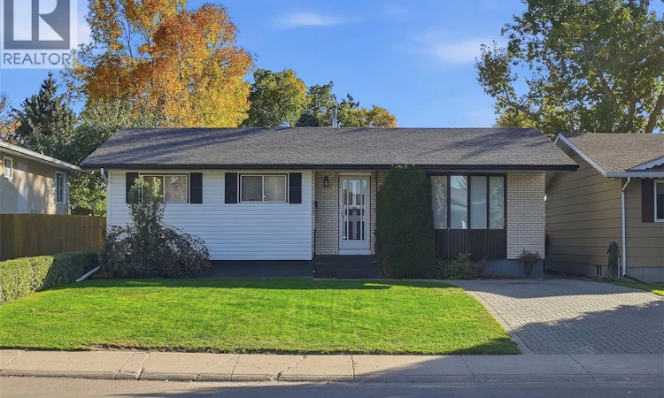 253 Laurentian Drive