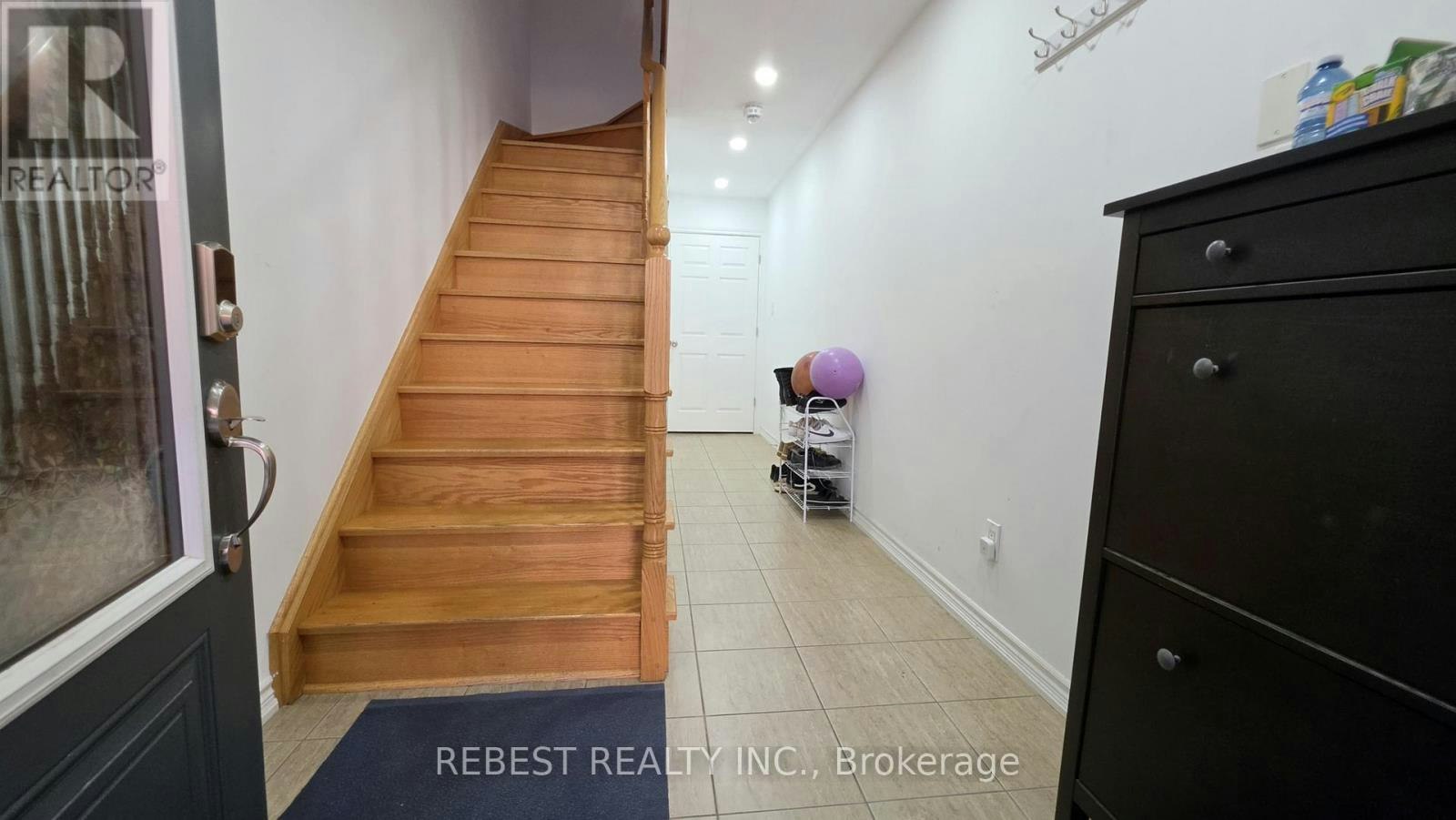 18 Aspen Hill Road, Brampton, ON, L6Y 6E3 - 6