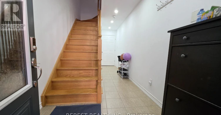 18 Aspen Hill Road, Brampton, ON, L6Y 6E3 - 6