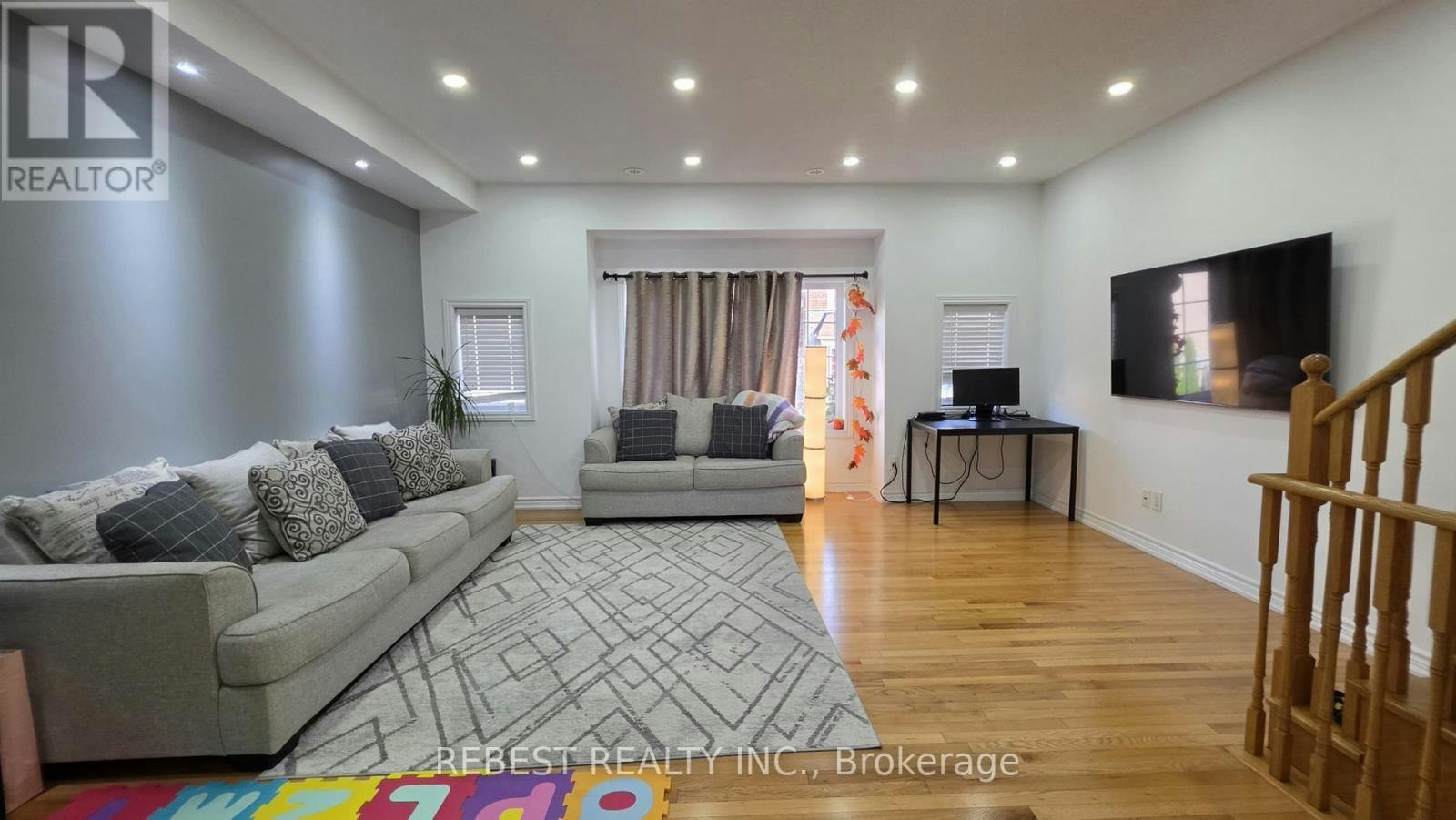18 Aspen Hill Road, Brampton, ON, L6Y 6E3 - 7