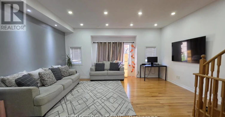 18 Aspen Hill Road, Brampton, ON, L6Y 6E3 - 7