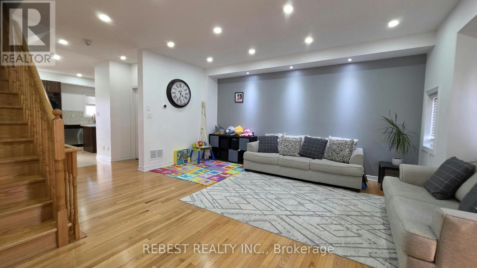 18 Aspen Hill Road, Brampton, ON, L6Y 6E3 - 8