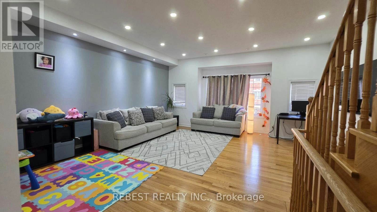 18 Aspen Hill Road, Brampton, ON, L6Y 6E3 - 9