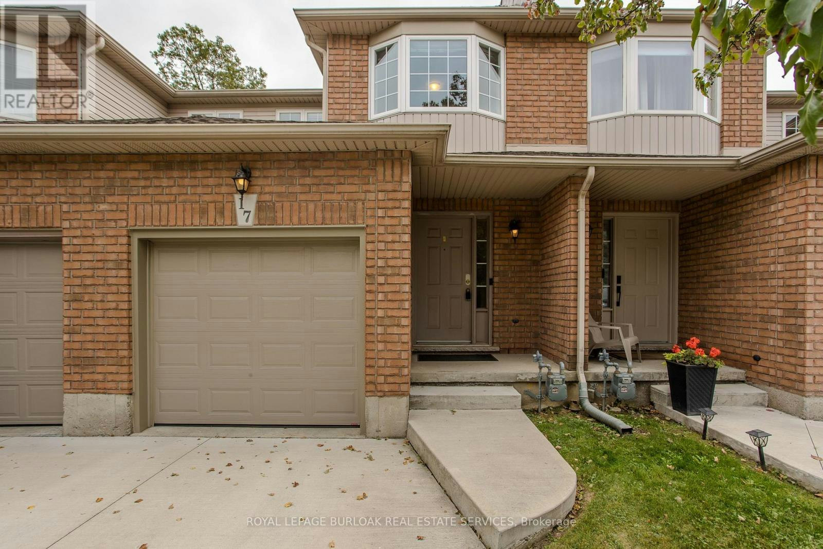 17-348 Highland Road, Hamilton, ON, L8J 3W5