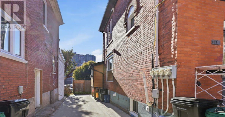 UPPER-17 Eby Street S, Kitchener, ON, N2G 3K6 - 9