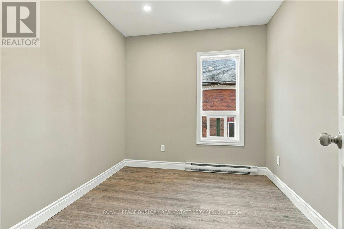UPPER-17 Eby Street S, Kitchener, ON, N2G 3K6