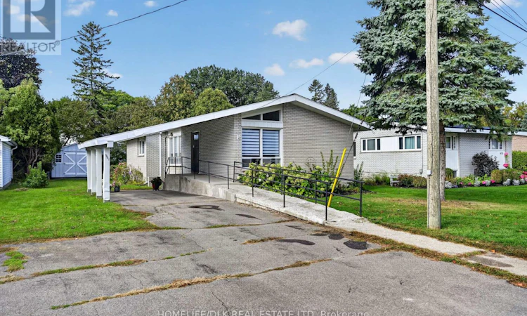 961 Massie Drive W